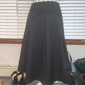 Donna Karan Black pleat A-Line Skirt Sz 8 knee length